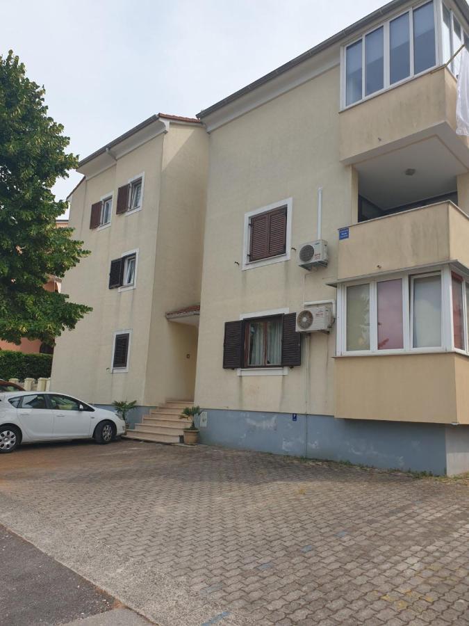 Apartment Lara روفينج المظهر الخارجي الصورة